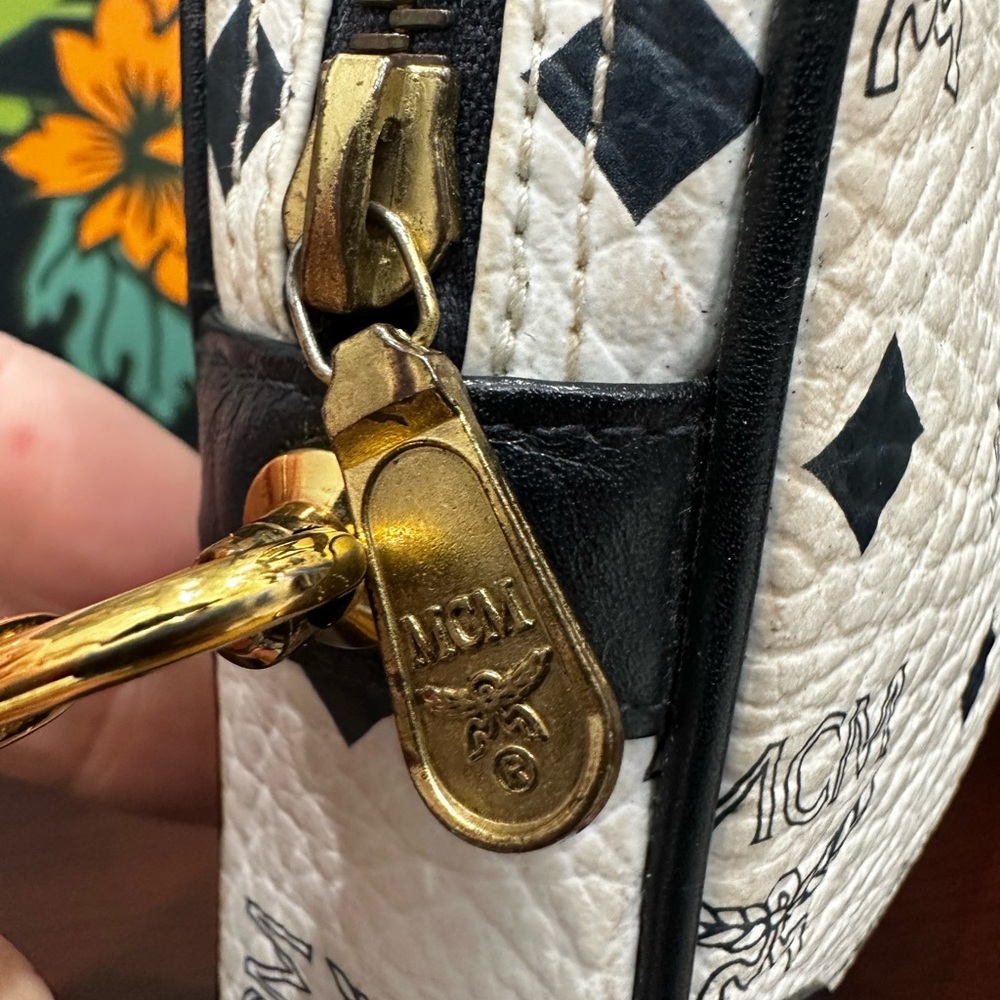 Vintage MCM Made in Germany Visetos Wristlet Pouch – Late 1980s/Early 1990s - Picture 10 of 13